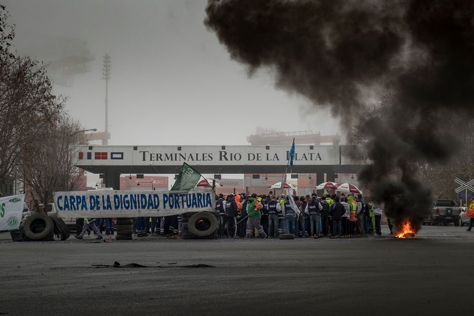 Los trabajadores paralizaron los puertos de Buenos Aires por falta de paritarias