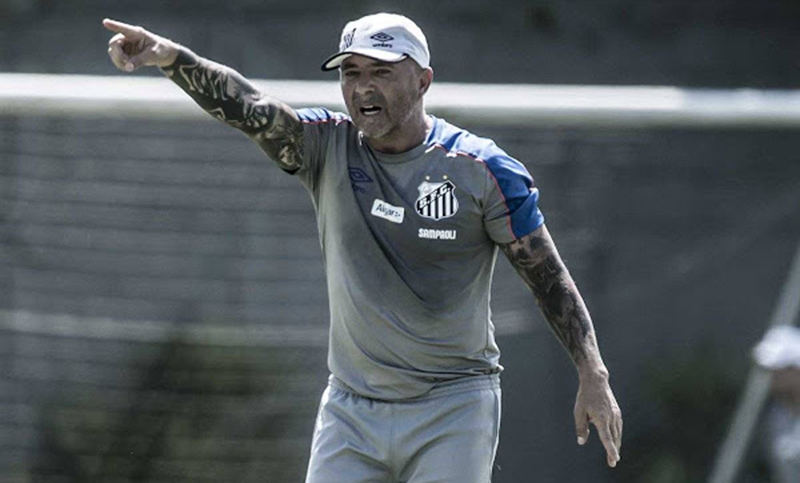 Sampaoli devuelve su salario para que sus jugadores cobren lo adeudado
