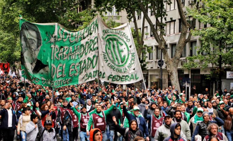 Estatales bonaerenses paran y se movilizan por la reapertura de paritarias
