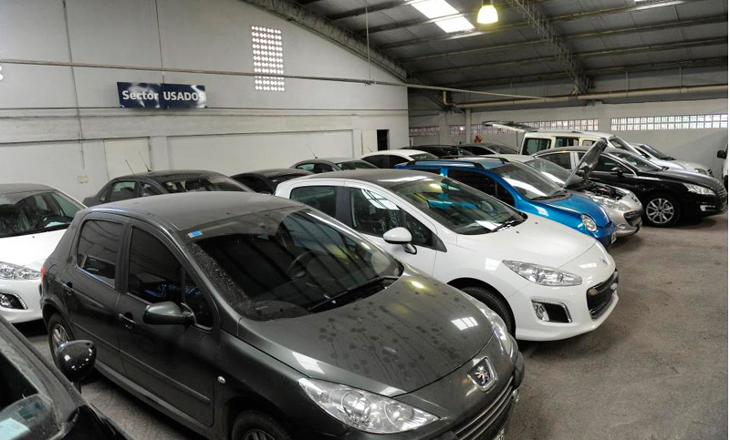 La venta de autos usados se desplomó más del 40% en febrero