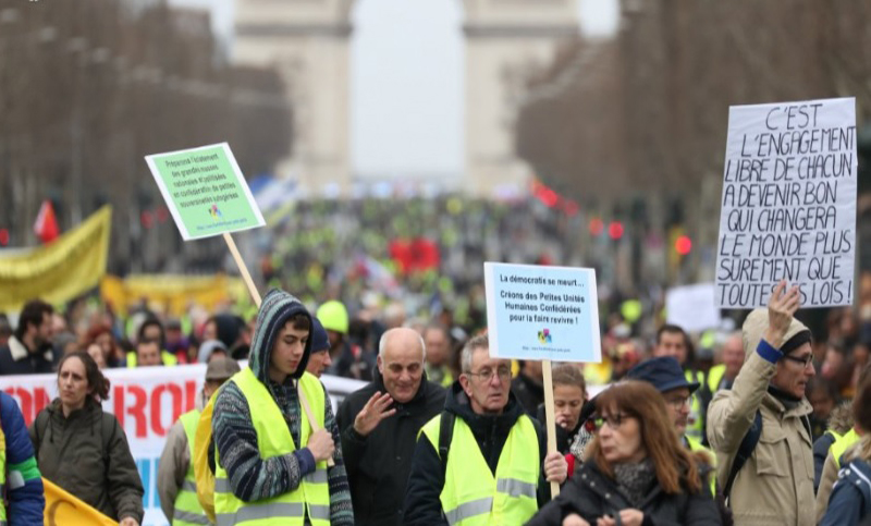 Los chalecos amarillos salen a la calle en Francia por 21º sábado consecutivo
