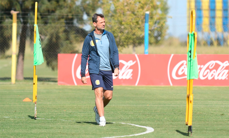 Central buscará las contrataciones de Zabala, Rius y Cristian Chávez