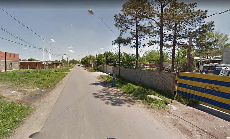 Intentaron robarle su moto, no pudieron y le dispararon en la pierna