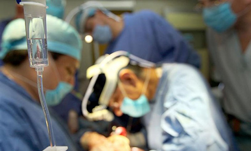 Por primera vez se realizó un trasplante de riñón entre personas VIH positivo