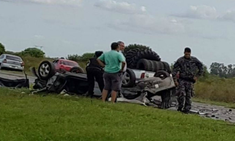 Dos mujeres murieron al chocar su auto contra un camión