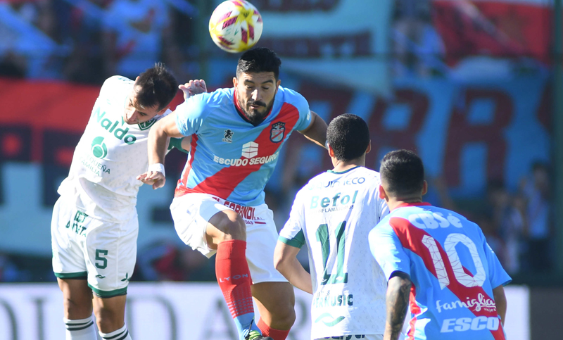 Arsenal derrota a Sarmiento al término del primer tiempo