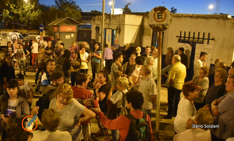 Vecinos de barrio Rucci se manifestaron para denunciar la inseguridad