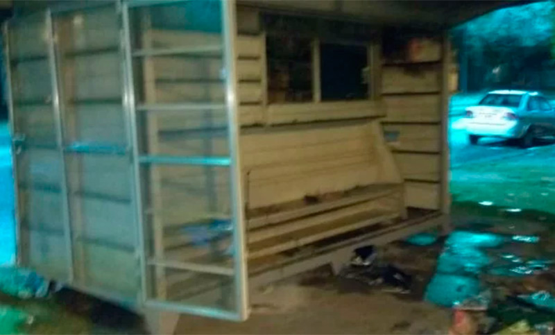 Incendiaron el kiosco del titular del Sindicato de Canillitas de Rosario