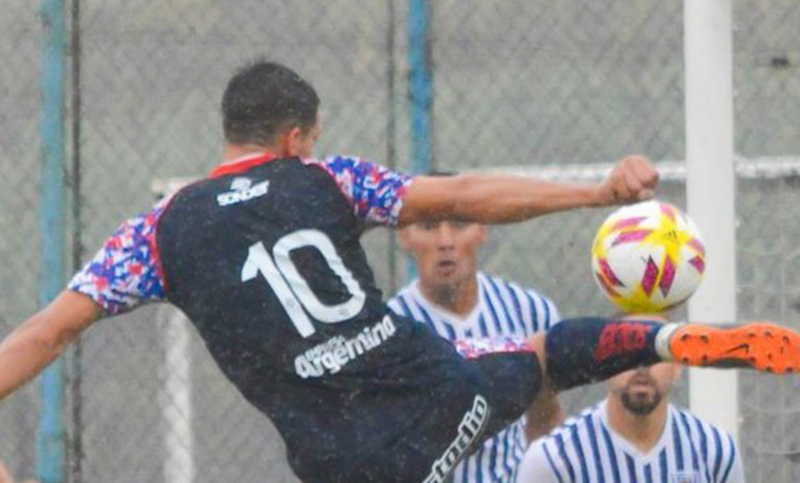 El Charrúa cayó de visitante pero sigue cerca del Reducido