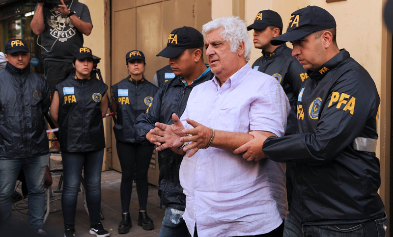 Samid llegó a Comodoro Py esposado y custodiado