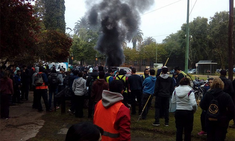 Cerró fábrica de calzados en Luján: 120 despidos