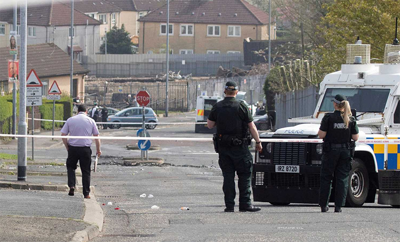 Dos jóvenes detenidos por la muerte de una periodista en Irlanda del Norte