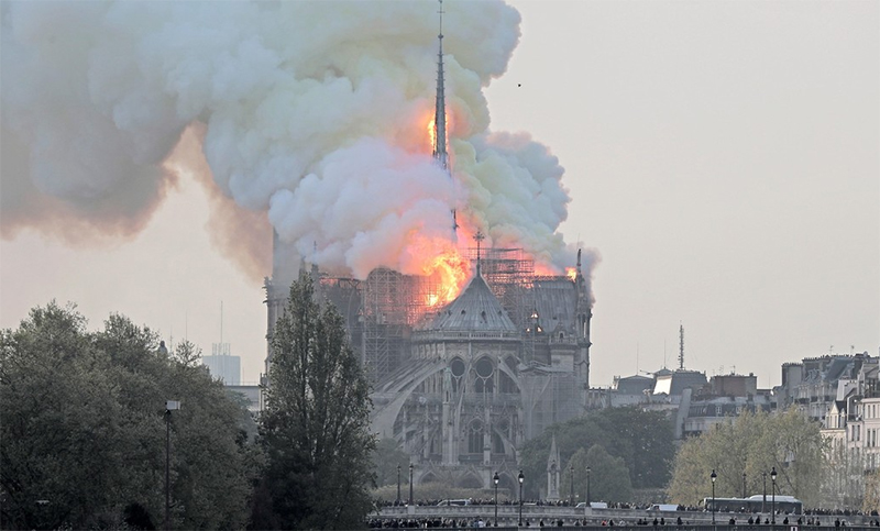 Los últimos cuadros de Notre Dame serán retirados y almacenados este viernes
