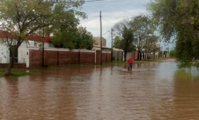 Más de 600 personas evacuadas en varias provincias por fuerte temporal