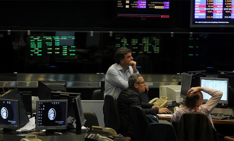 El Riesgo País alcanzó los 868 puntos, nuevo récord en la gestión de Macri