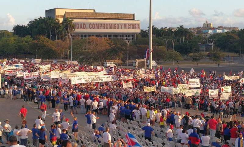 Desfile del 1º de Mayo en Cuba en apoyo a Venezuela y contra políticas de Trump