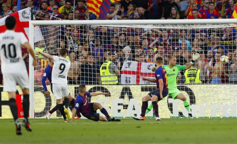 Valencia sorprendió a Barcelona y se quedó con la Copa del Rey
