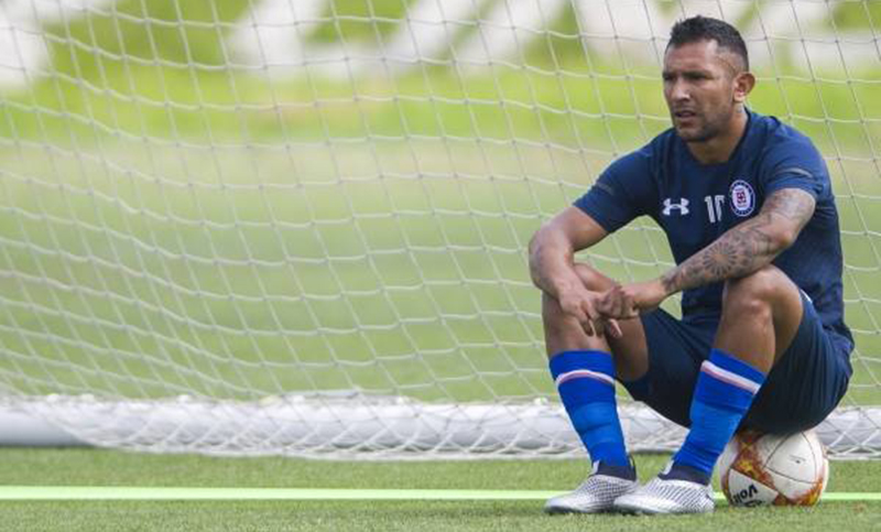 Walter Montoya fundará siete bibliotecas futboleras en Chaco