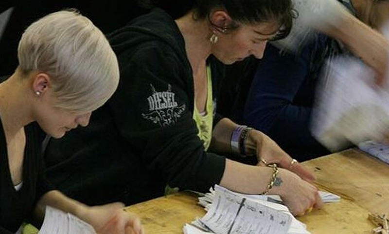 Irlandeses votaron a favor de suavizar su ley de divorcio