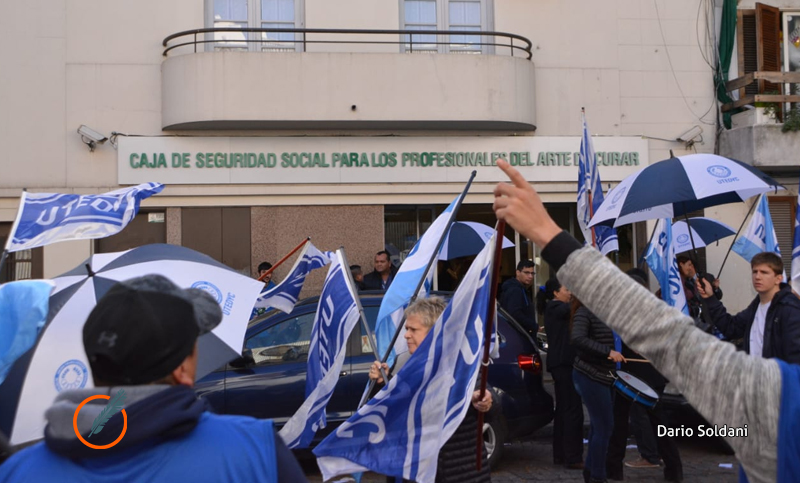 El gremio de Utedyc se manifestó en reclamo de mejoras salariales