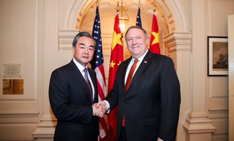 El canciller de China instó a EEUU a evitar nuevas «medidas perjudiciales»
