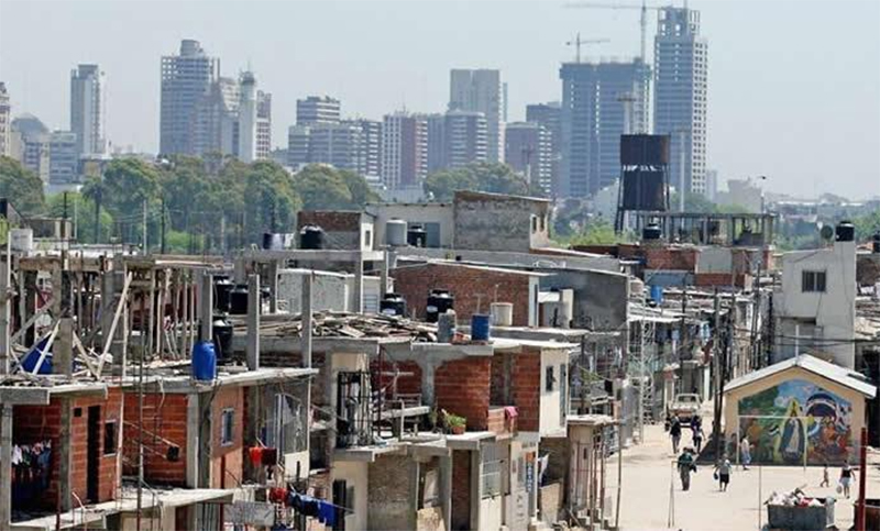 La brecha entre ricos y pobres creció 33% en tres años
