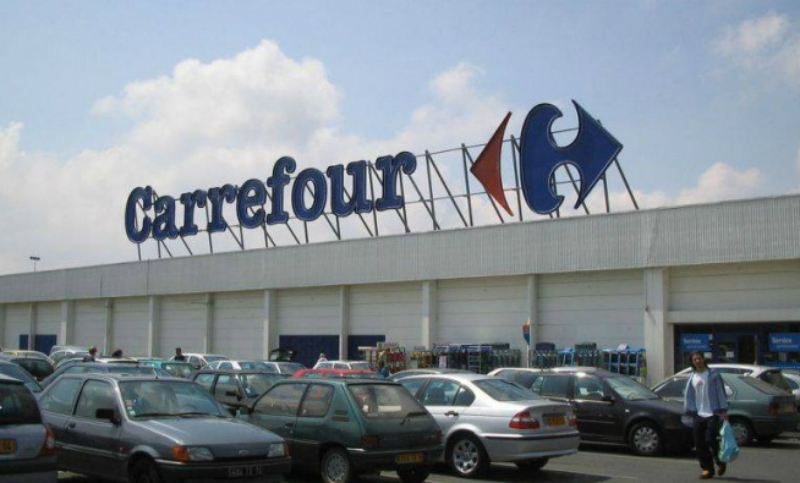 Con incertidumbre de los empleados, cierra el Carrefour de Boedo