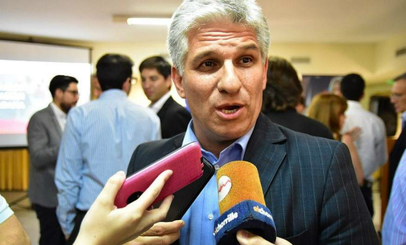 Un senador de Cambiemos pide licencia para hacer campaña