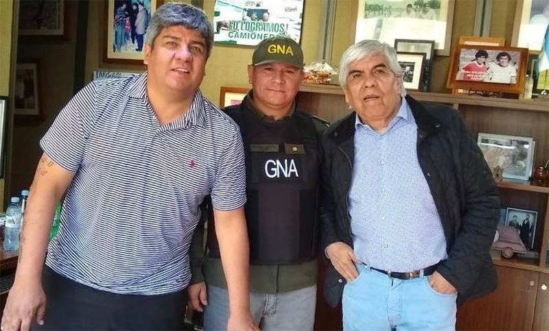 Bullrich pasó a disponibilidad a un gendarme por fotografiarse con los Moyano