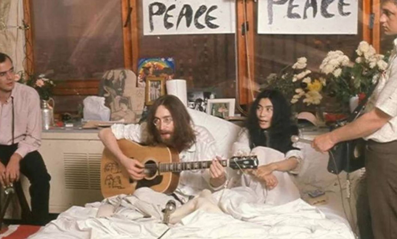 Un hotel canadiense festeja los 50 años de la estadía de John Lennon y Yoko Ono