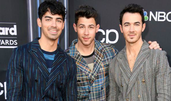 Jonas Brothers vuelve al ruedo con documental y nuevo disco