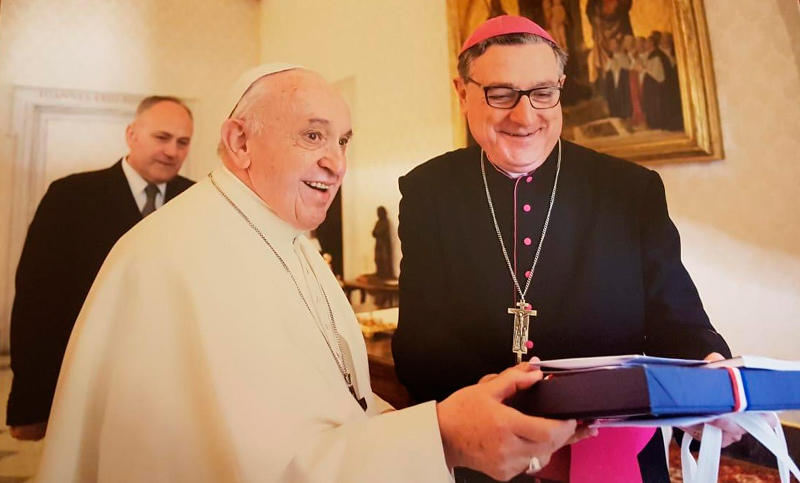 Monseñor Martín confirmó que este año Francisco tampoco visitará Argentina
