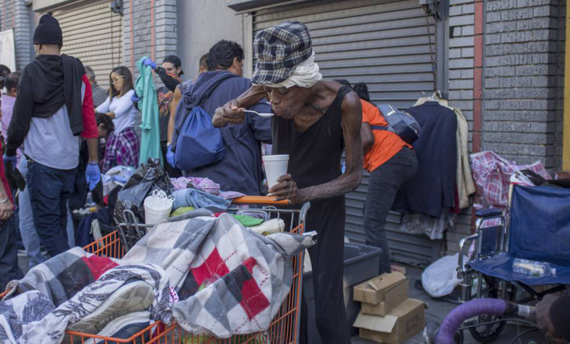 Los ricos de EEUU se molestan cuando las personas sin hogar toman el control de los barrios