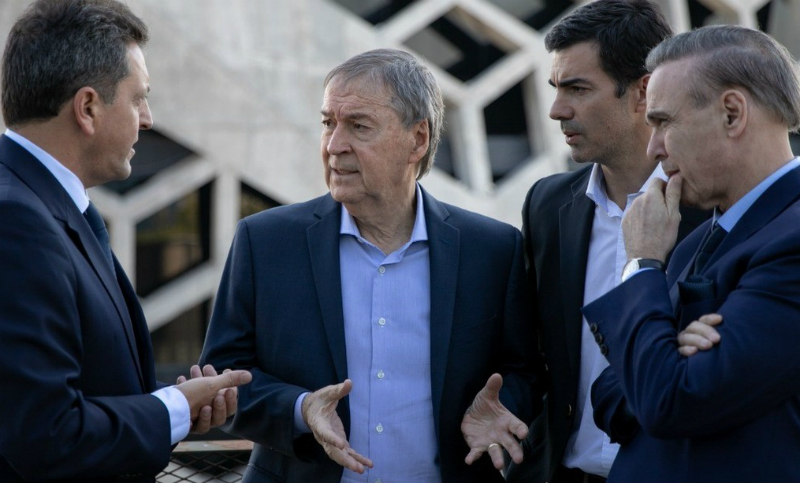 Pichetto y Urtubey intentan retener a Massa, que ya se acercó al kirchnerismo