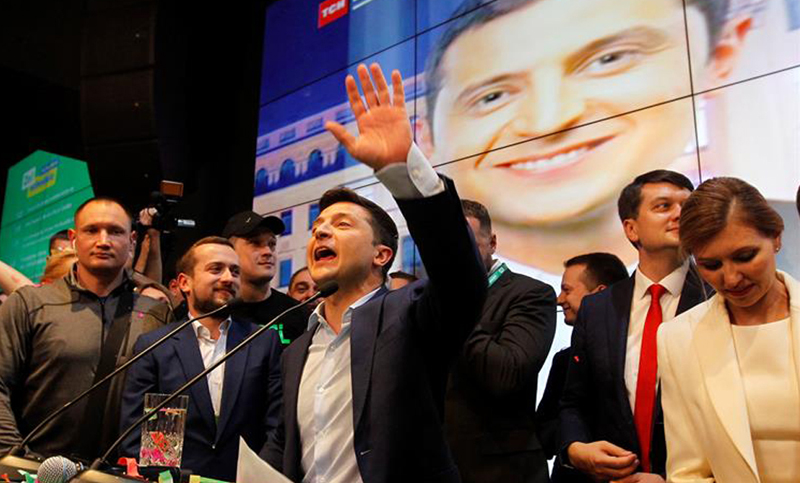 Asumió el nuevo presidente de Ucrania, disolvió el parlamento y convocó a elecciones