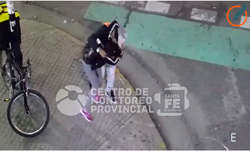 Violenta agresión a una joven en la esquina de Pellegrini y Corrientes
