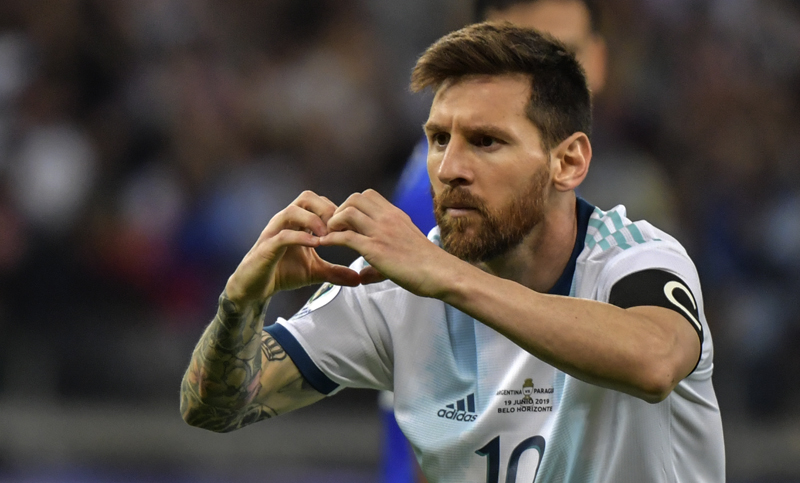 Argentina no pudo con Paraguay, sigue sin convencer pero todavía tiene vida