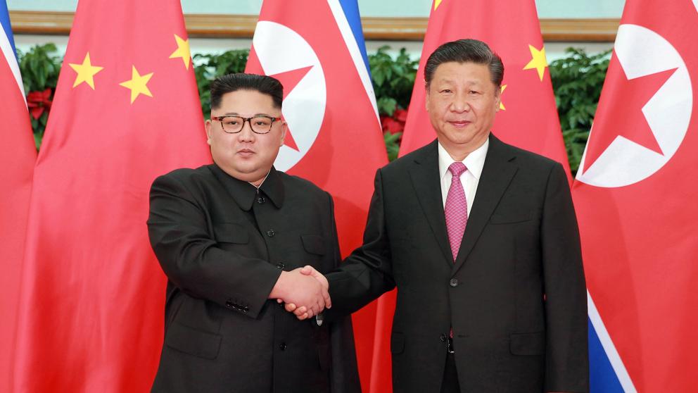 Presidente chino visita por primera vez Corea del Norte con el desarme como tema central