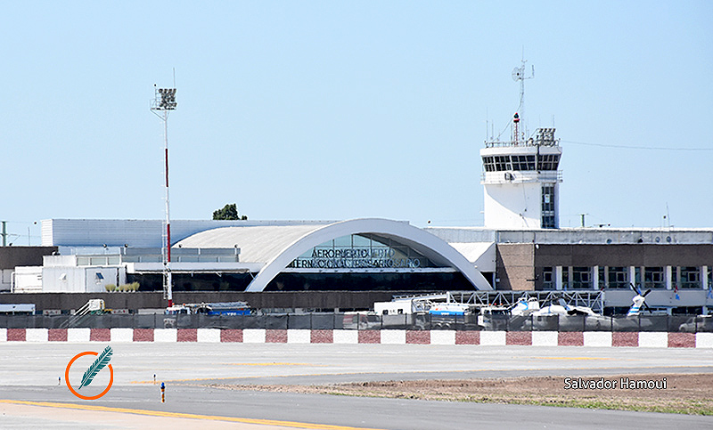 Continúa la medida de fuerza de controladores aéreos y complica los vuelos