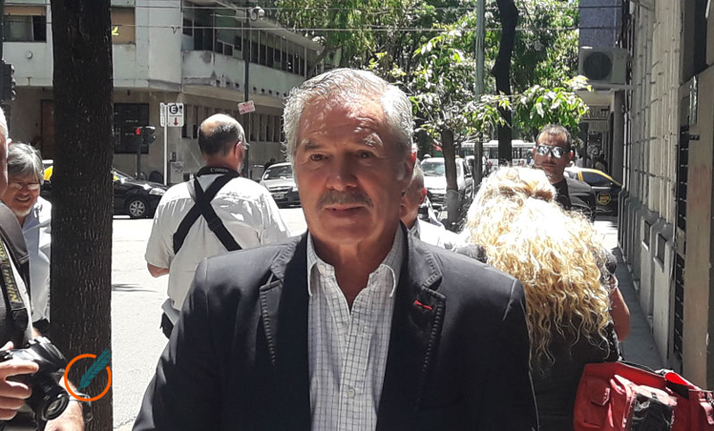 Felipe Sola dijo que «si Pichetto no renunciaba lo sacaban a patadas»
