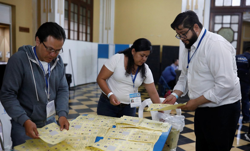Guatemala fijó fecha para la segunda vuelta de las presidenciales