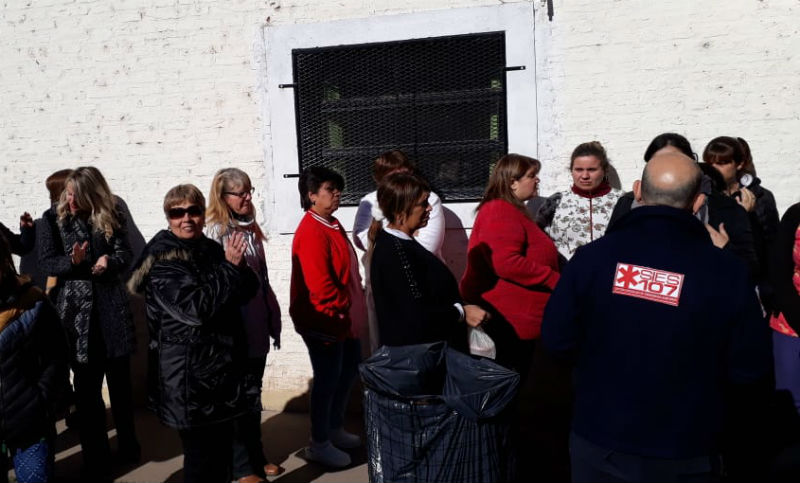 Asamblea permanente en el Hospital Gamen por falta de pago