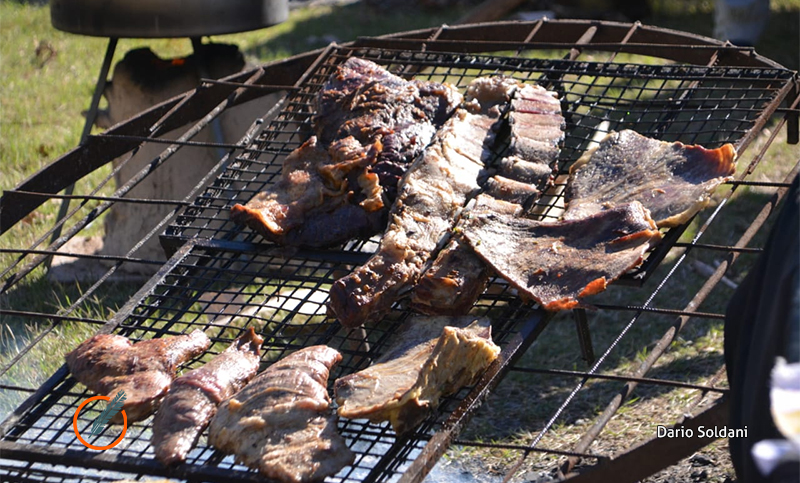 Se realiza el Concurso de Asado a la Estaca en el Monumento a la Bandera