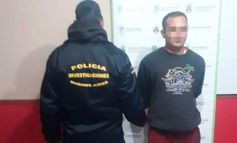 Fue detenido por un homicidio cuando estaba a punto de patear un penal