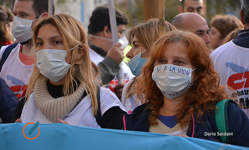 Ambientalistas y sindicatos marcharon contra los agrotóxicos en Rosario