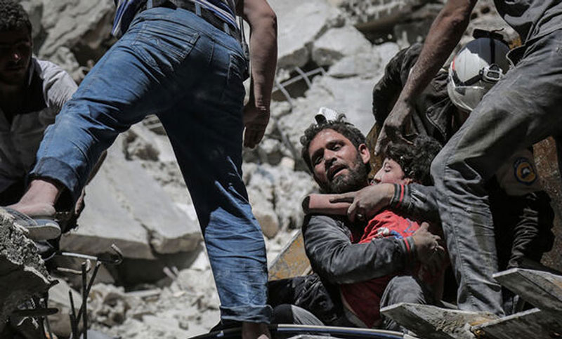 La escalada de violencia en Siria ya causó la muerte de 230 civiles y miles de nuevos desplazados