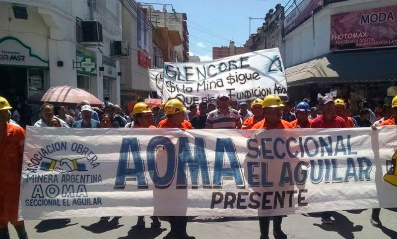 Trabajadores de Minera Aguilar marchan en reclamo por seguridad laboral en Jujuy