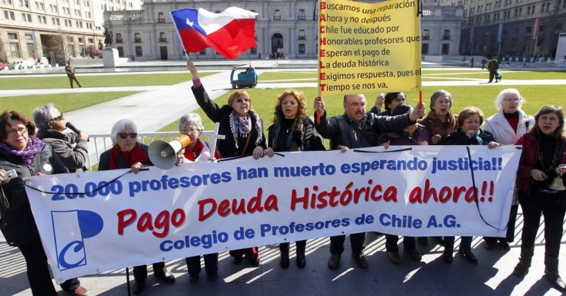 Chile: unos 100 mil docentes inician un paro por tiempo indeterminado