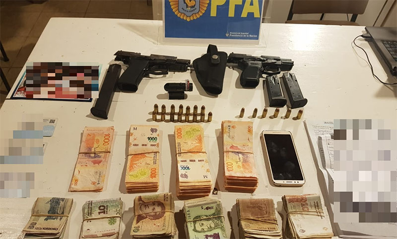 Detuvieron a 15 personas y secuestraron drogas en un allanamiento relacionado con Los Monos
