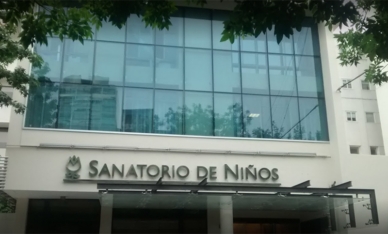 Un chico se disparó en la pierna mientras manipulaba el arma de su madre